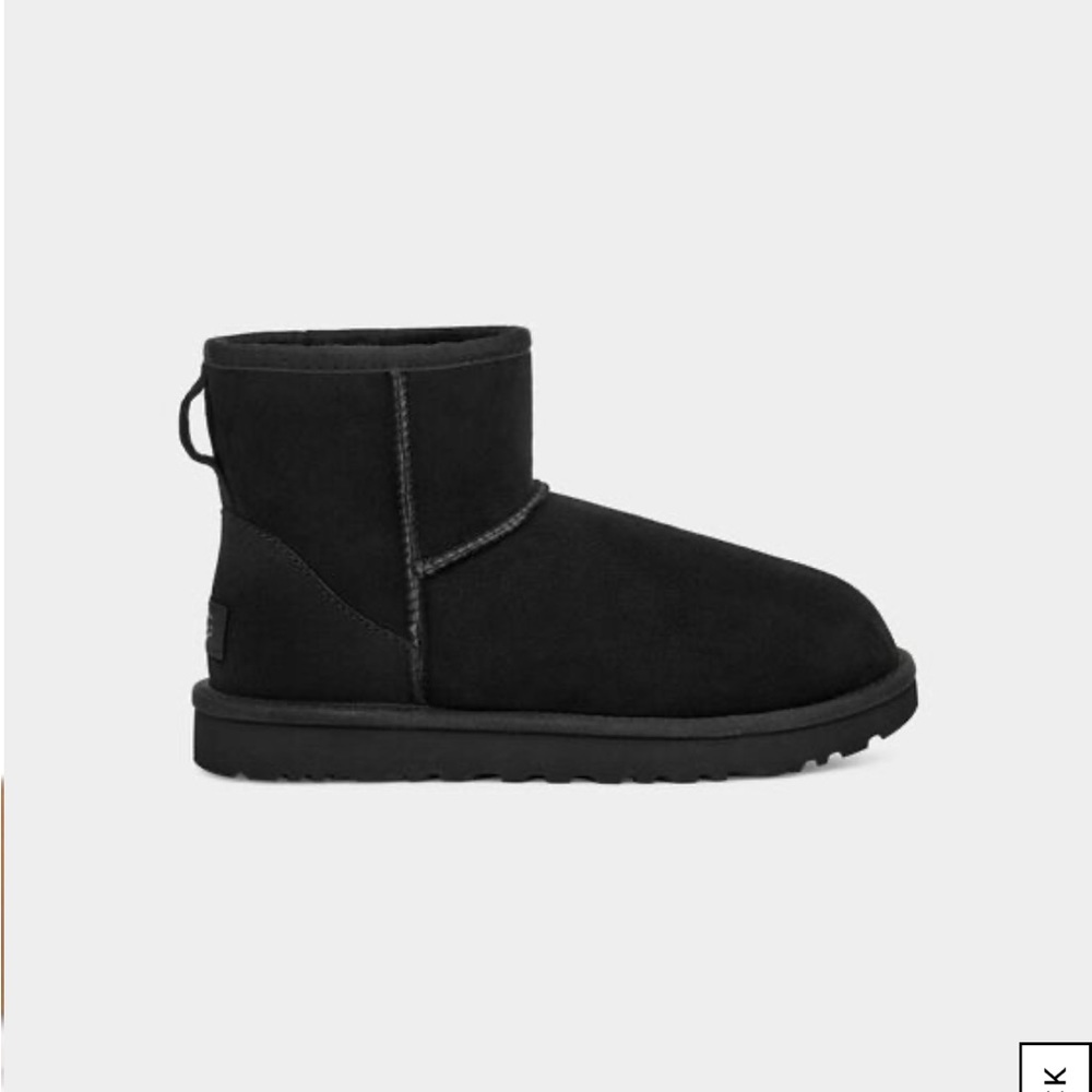 NWT and Box - UGG Mini II Boot - Black Size 8